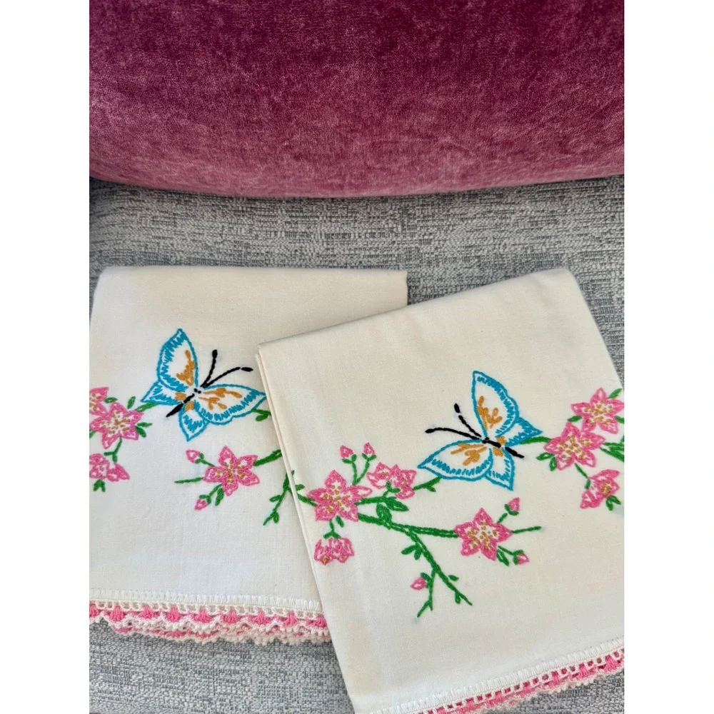 Vintage Hand Embroidered Butterfly Floral Pillowcase Set Crochet Lace Trim 2pc